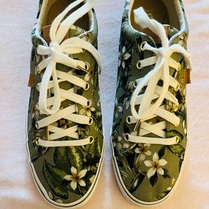 Keds Size 11 Jump Kick Green Tropical Softerra Sneakers